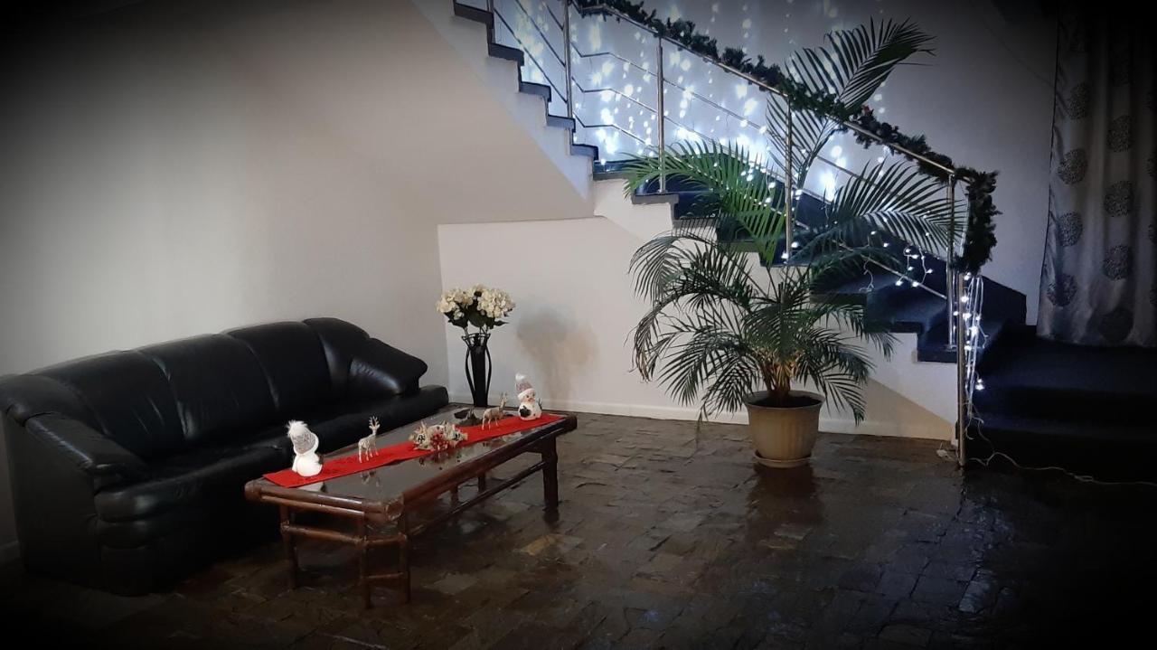 Casablanca Hostel Craiova Buitenkant foto