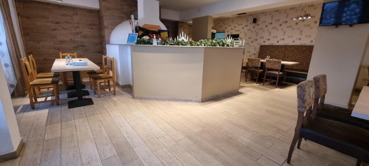 Casablanca Hostel Craiova Buitenkant foto