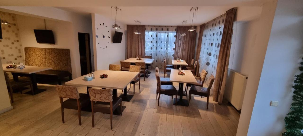Casablanca Hostel Craiova Buitenkant foto
