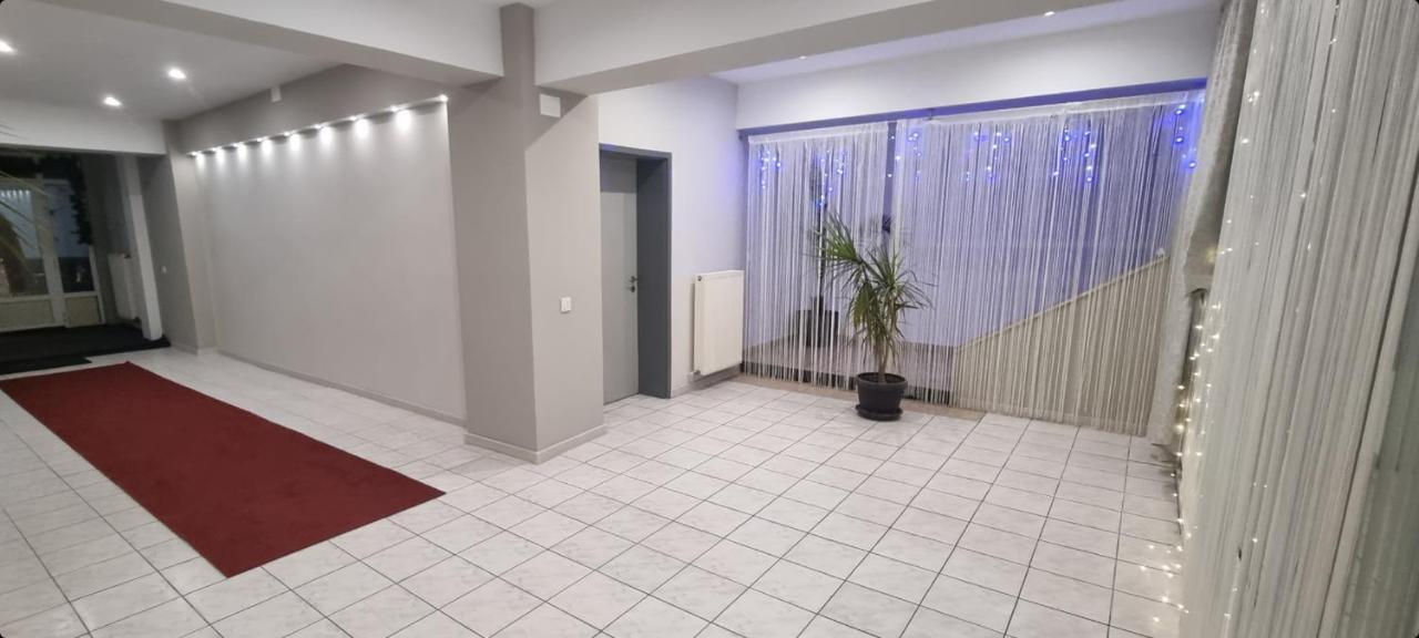 Casablanca Hostel Craiova Buitenkant foto