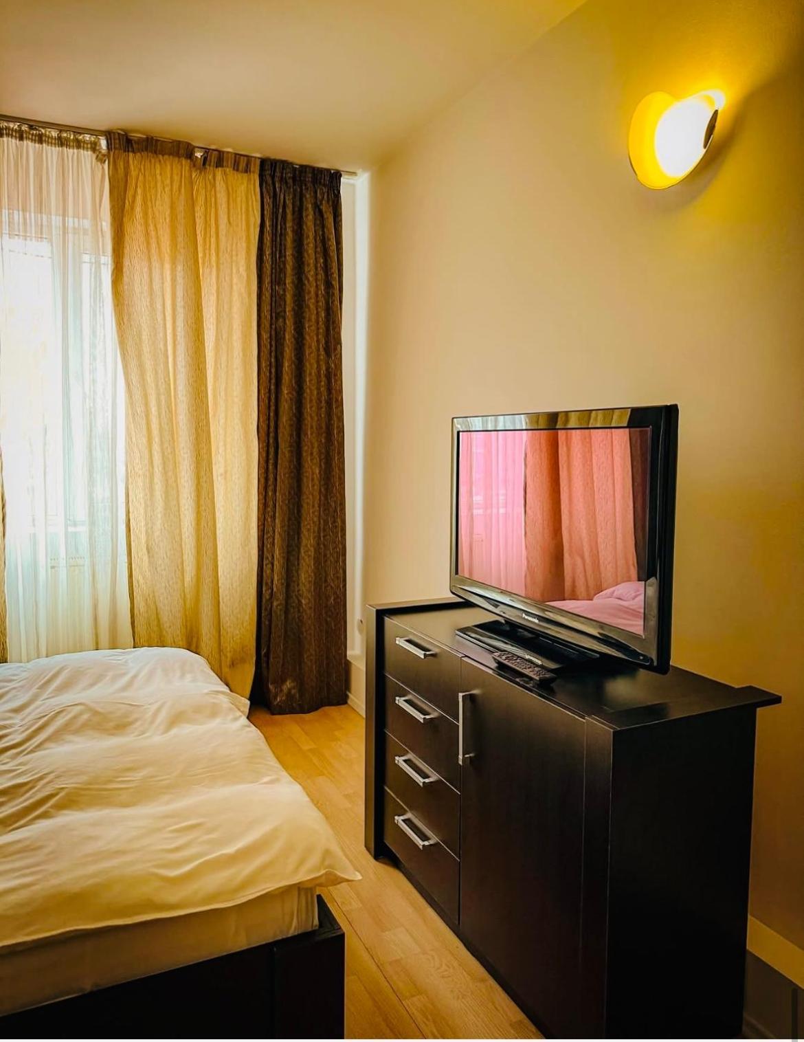 Casablanca Hostel Craiova Buitenkant foto